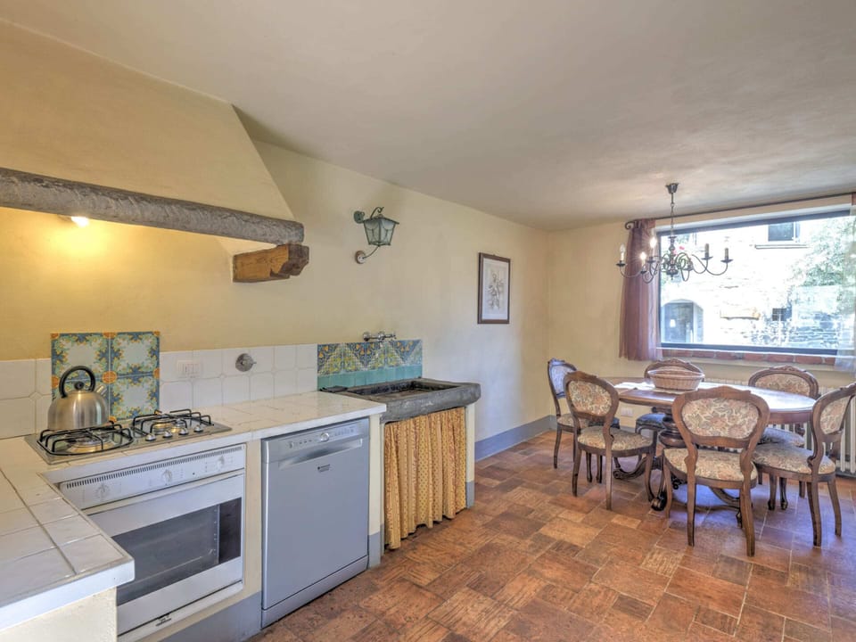 House | Private kitchen | Highchair