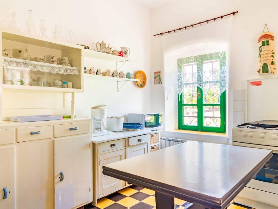 Villa | Private kitchen | Cookware/dishes/utensils