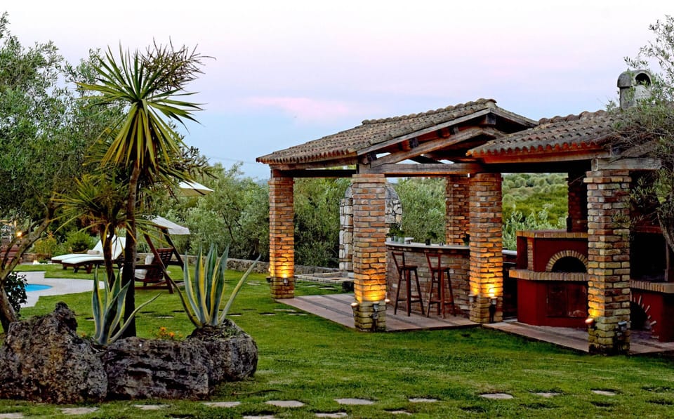 Villa | Garden