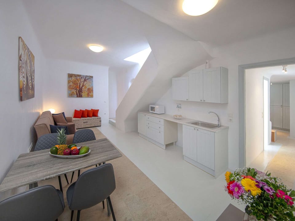 Villa | Dining