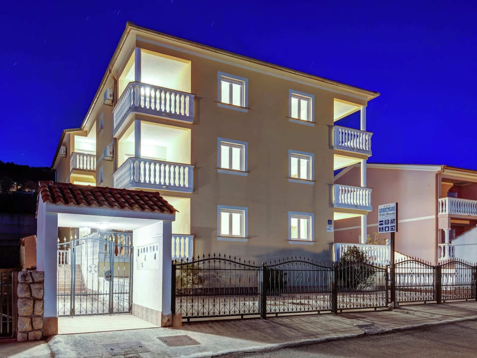 Apartment | Exterior
