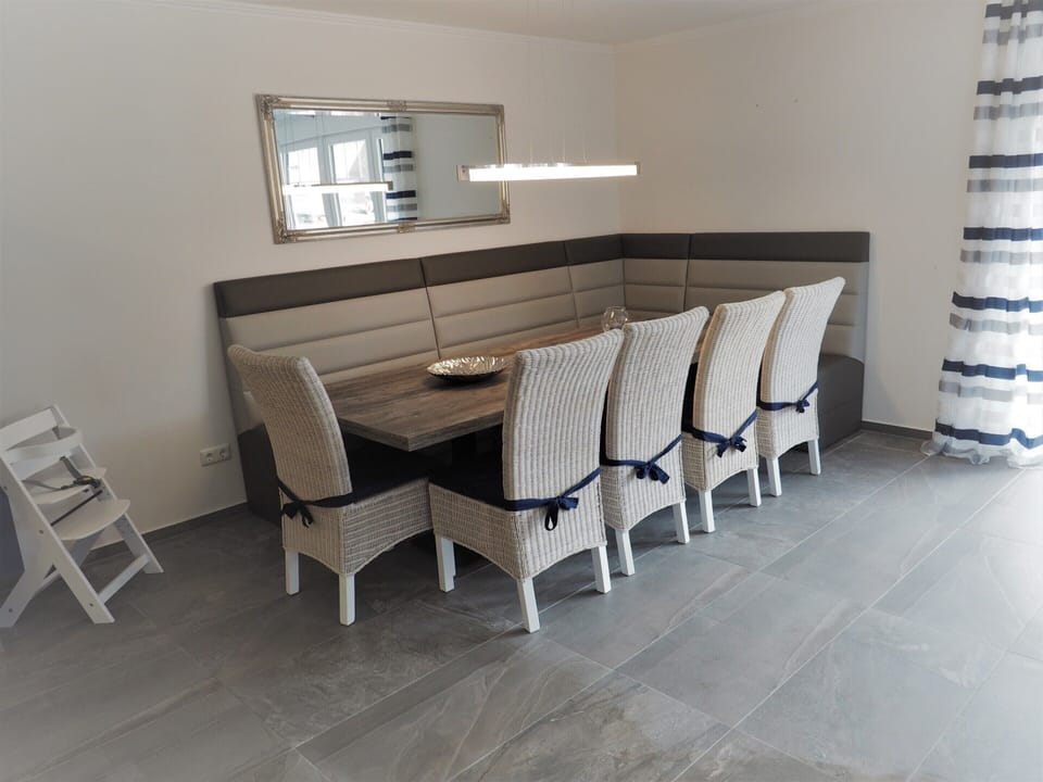 House | Dining