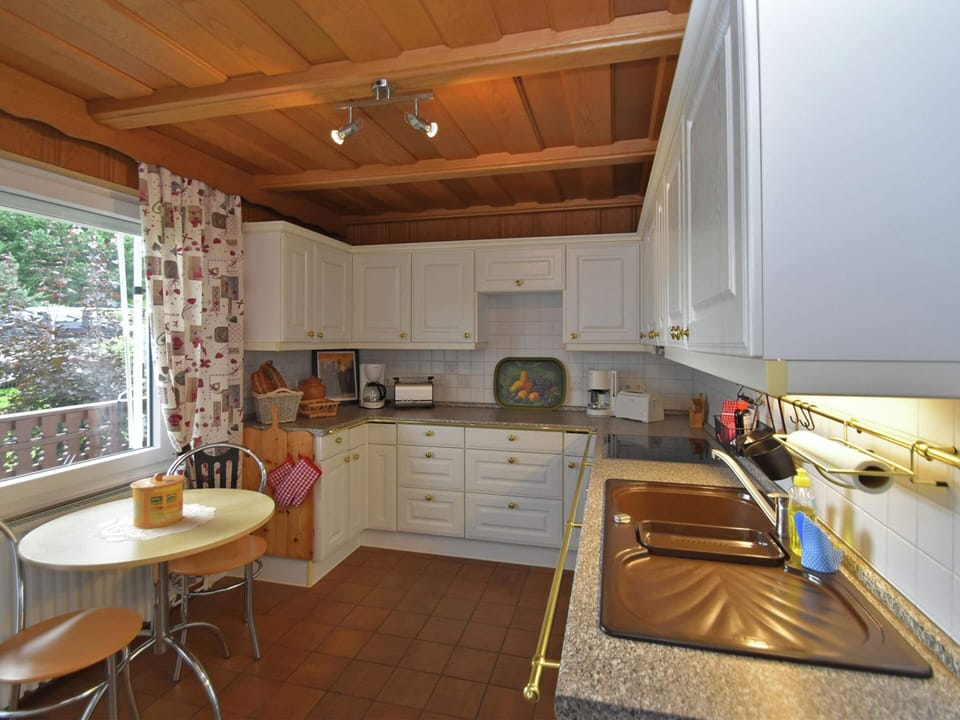 House | Private kitchen | Stovetop, highchair