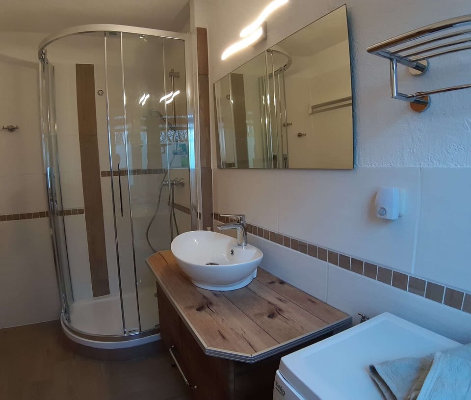 Sunny Holiday Apartment at the Forest Büdnerreihe House in Mecklenburg-Vorpommern, Germany