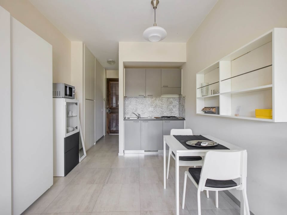 Apartment | Private kitchen | Microwave, coffee/tea maker