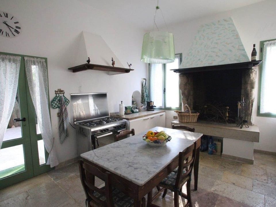 House | Private kitchen | Dishwasher, highchair