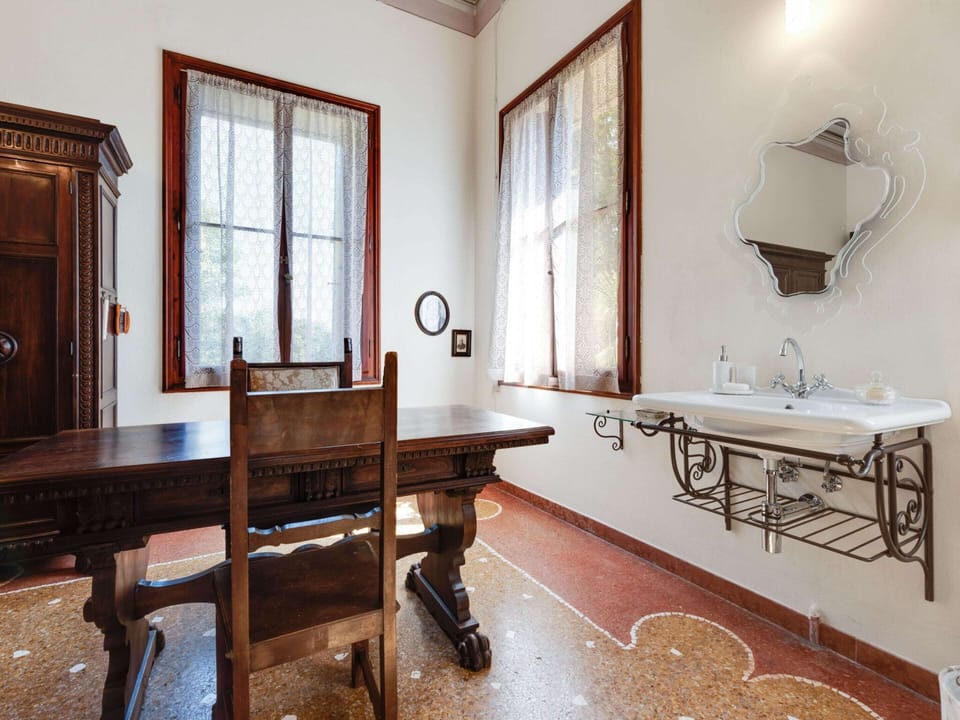 House | Dining