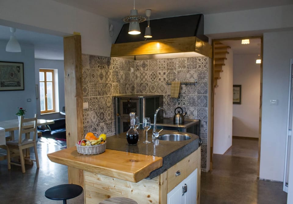 House | Private kitchen | Stovetop, coffee/tea maker, cookware/dishes/utensils