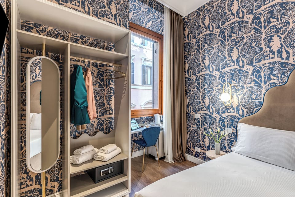 Standard Room | Premium bedding, minibar, in-room safe, blackout drapes