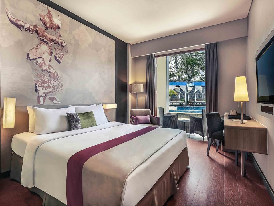 Junior Suite, 1 Double Bed with Sofa bed | In-room safe, desk, blackout drapes, iron/ironing board