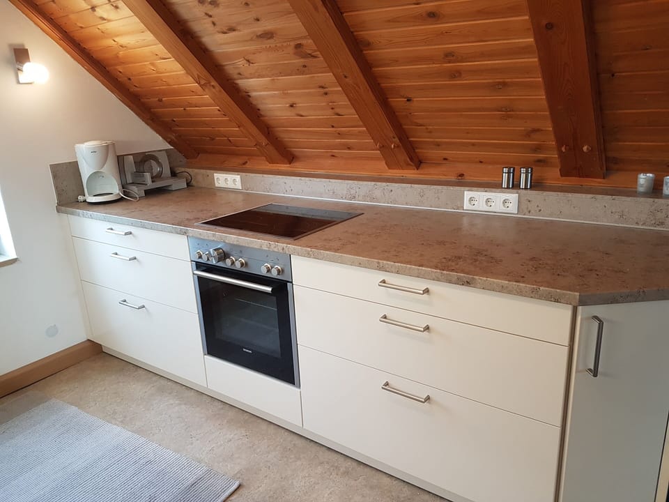 House | Private kitchen | Coffee/tea maker, microwave, stovetop, dishwasher