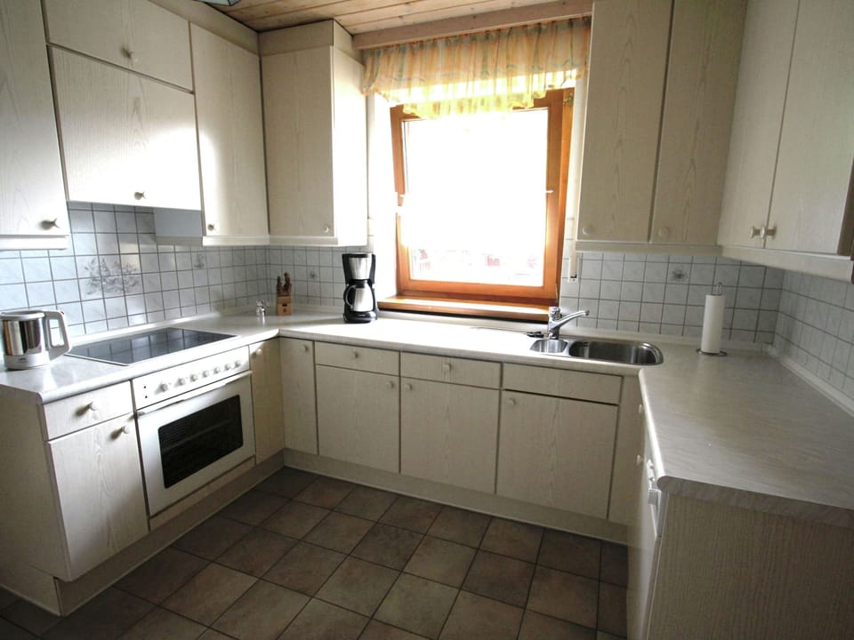 Apartment | Private kitchen | Cookware/dishes/utensils