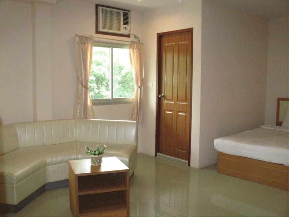 Standard Double Room | In-room safe, desk, rollaway beds, free WiFi