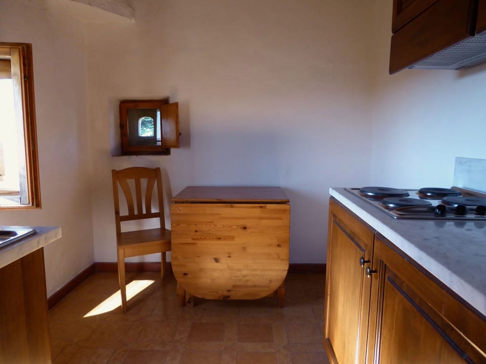 House | Private kitchen | Highchair, cookware/dishes/utensils