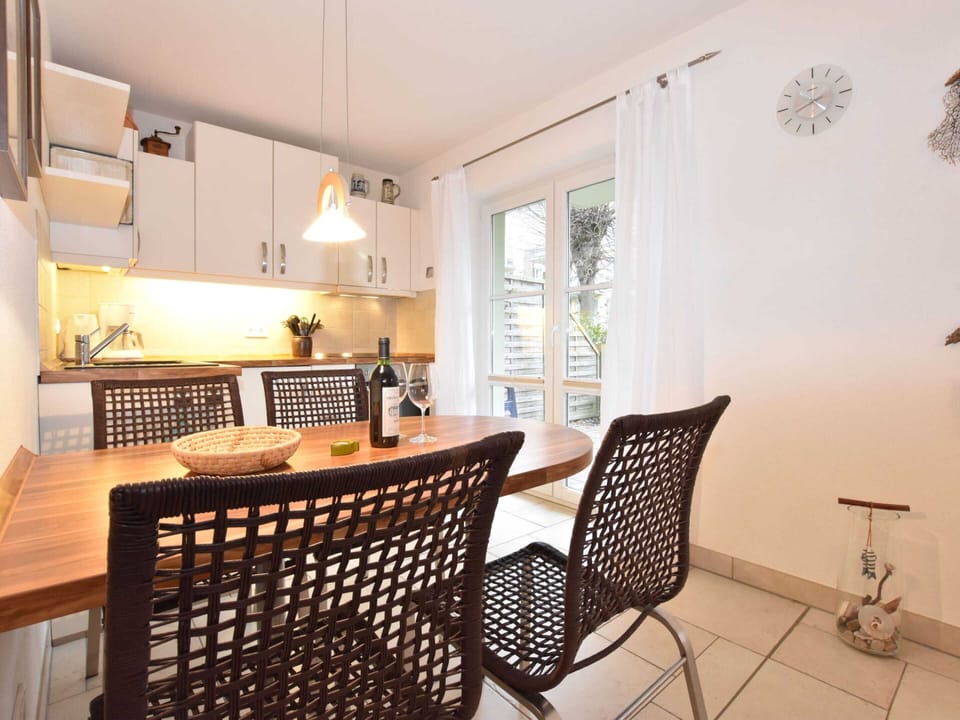 Apartment | Dining