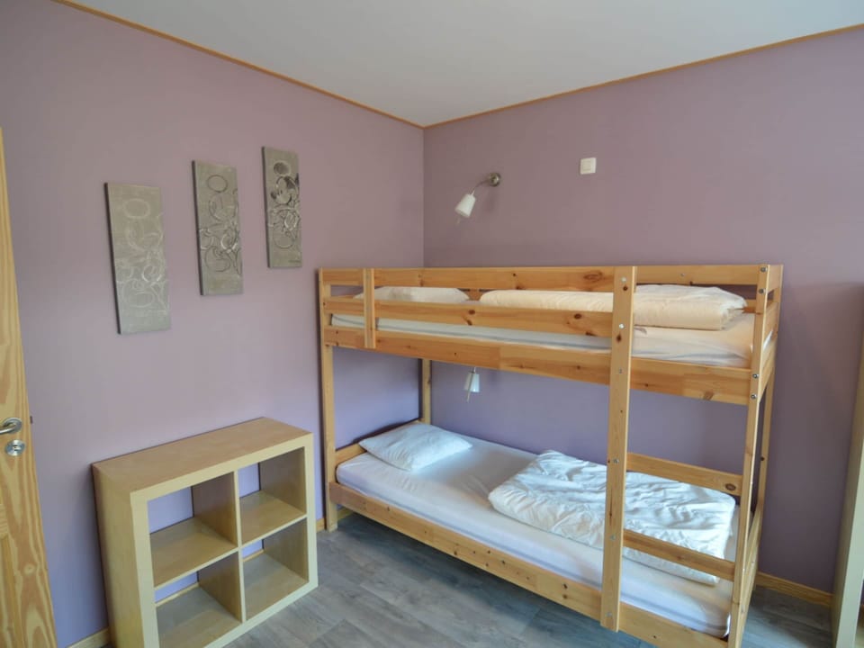 House | 3 bedrooms, individually furnished, bed sheets