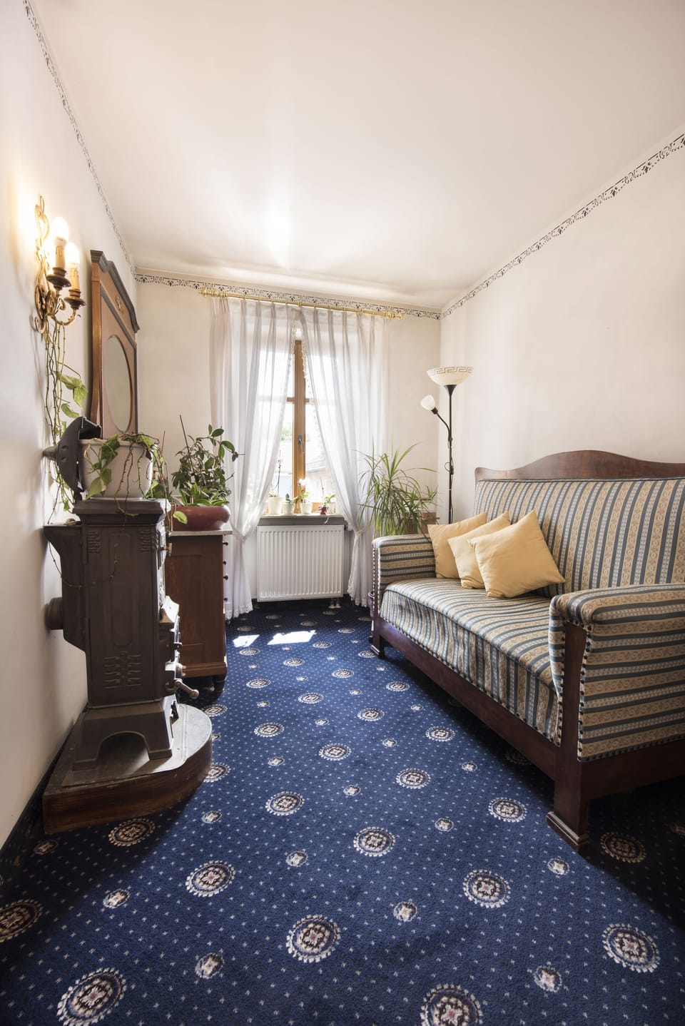Hypo-allergenic bedding available, in-room safe, desk, laptop workspace
