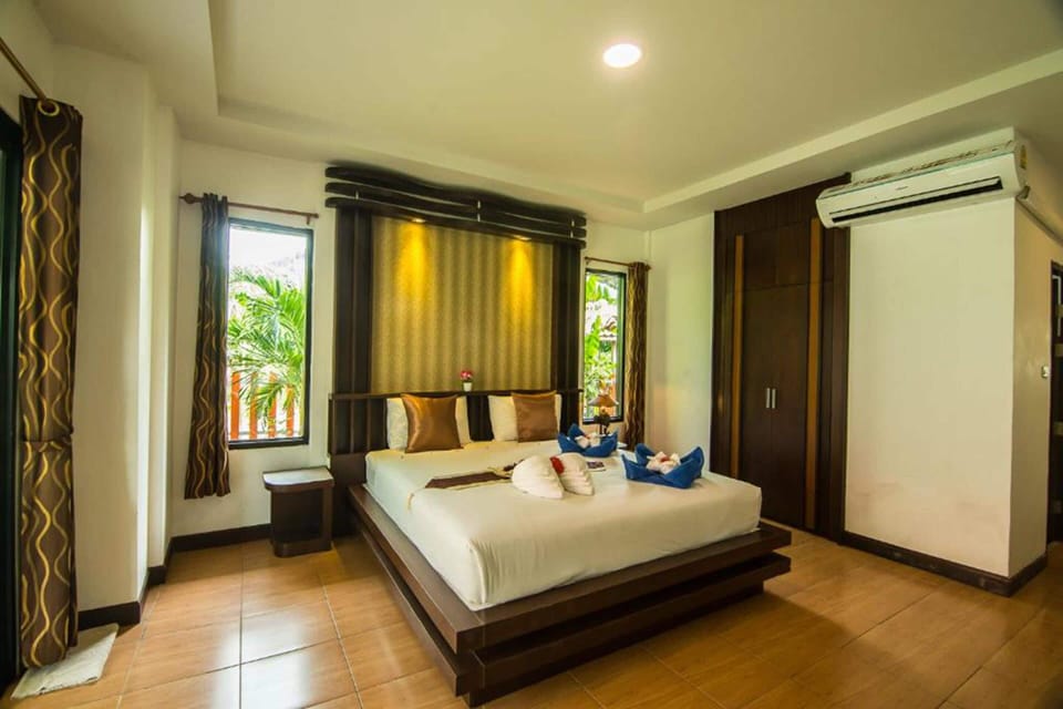 Superior Double Room, Garden View | Minibar, desk, rollaway beds, free WiFi