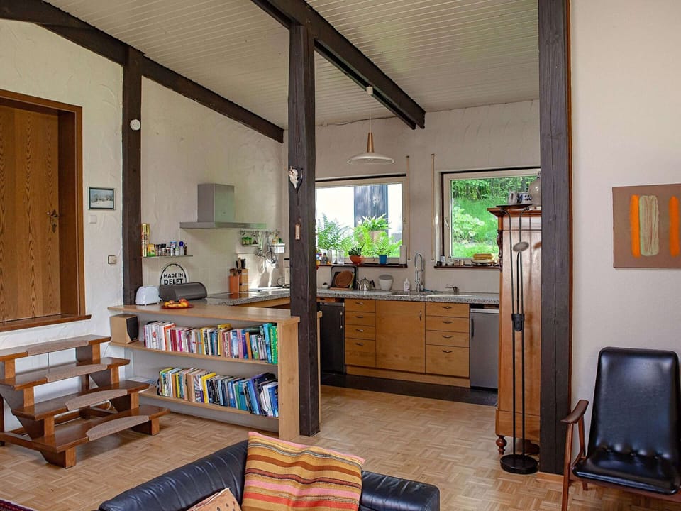 House | Private kitchen | Microwave, stovetop, coffee/tea maker