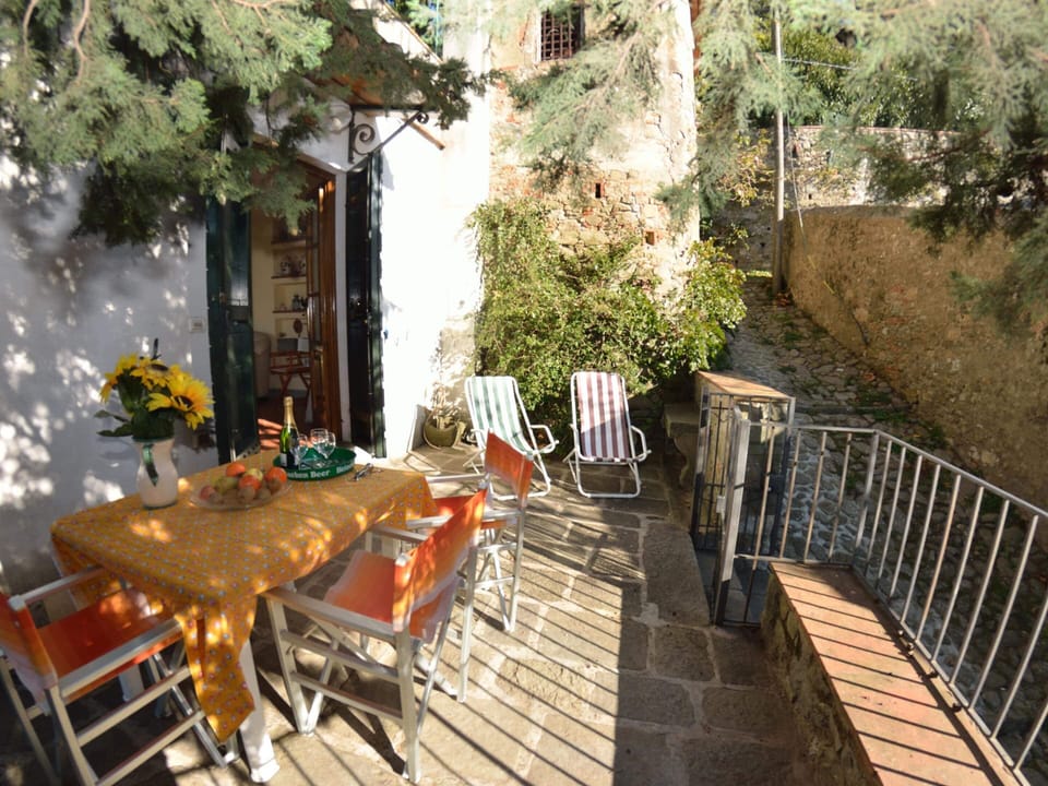 Cottage | Dining