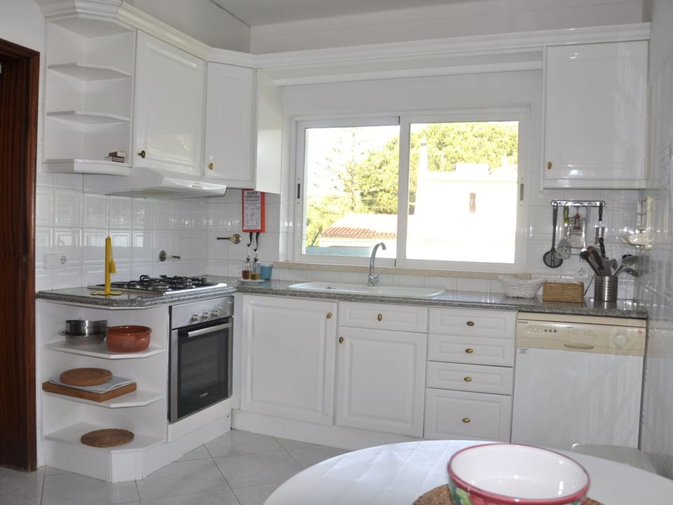 House | Private kitchen | Stovetop, coffee/tea maker