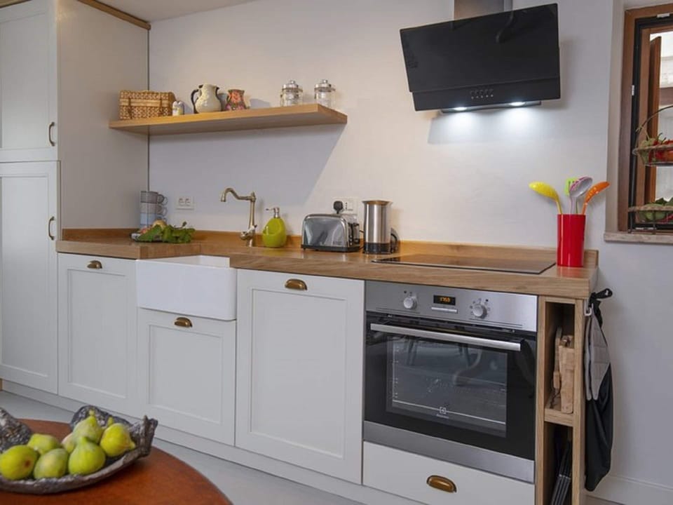 House | Private kitchen | Electric kettle, toaster