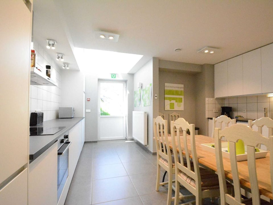 House | Private kitchen | Fridge, microwave, oven, stovetop