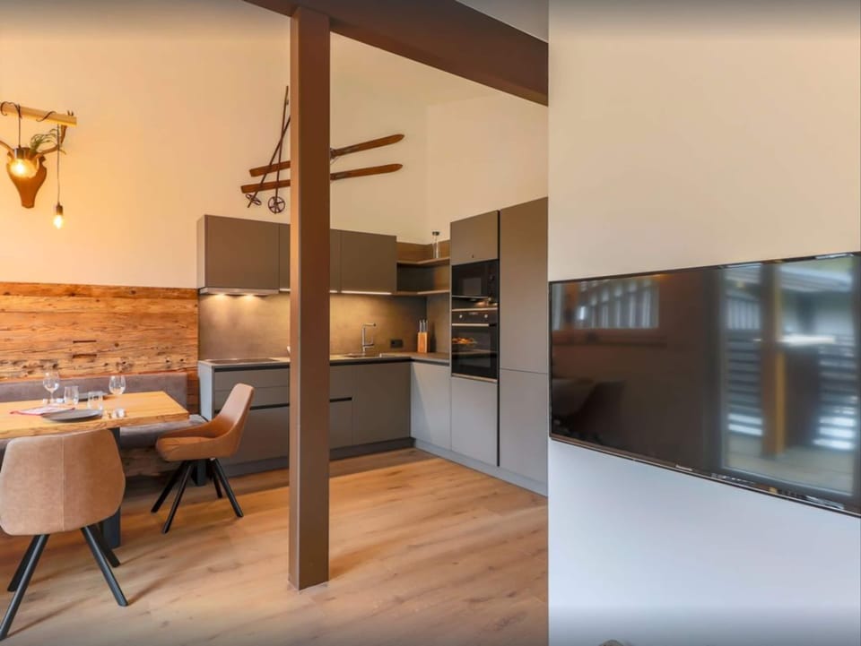 Apartment | Dining
