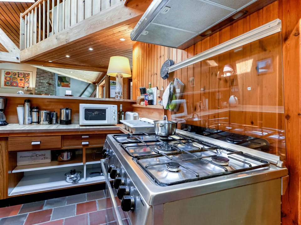 Cottage | Private kitchen | Highchair