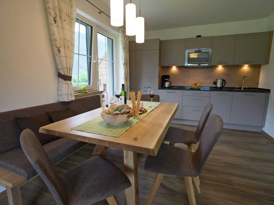 Apartment | Dining