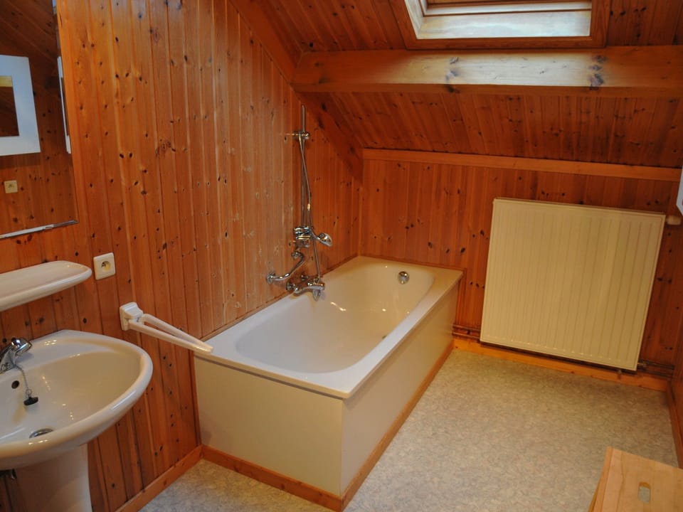 House | Bathroom