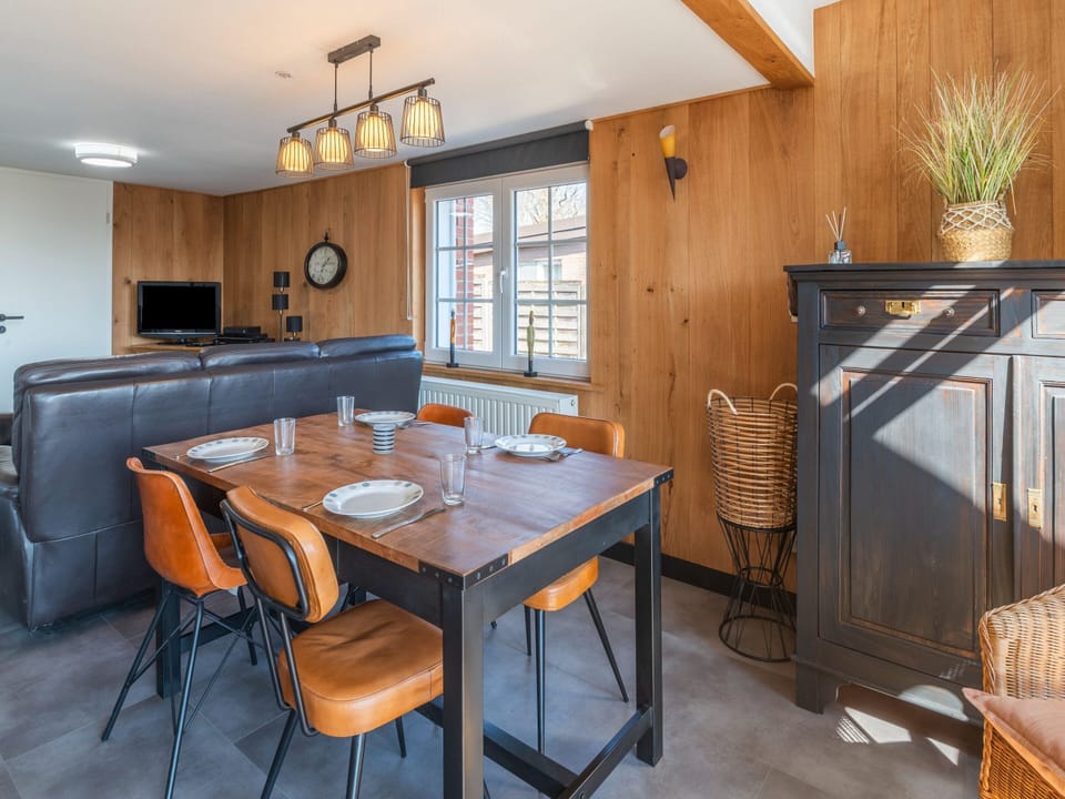 Cottage | Dining