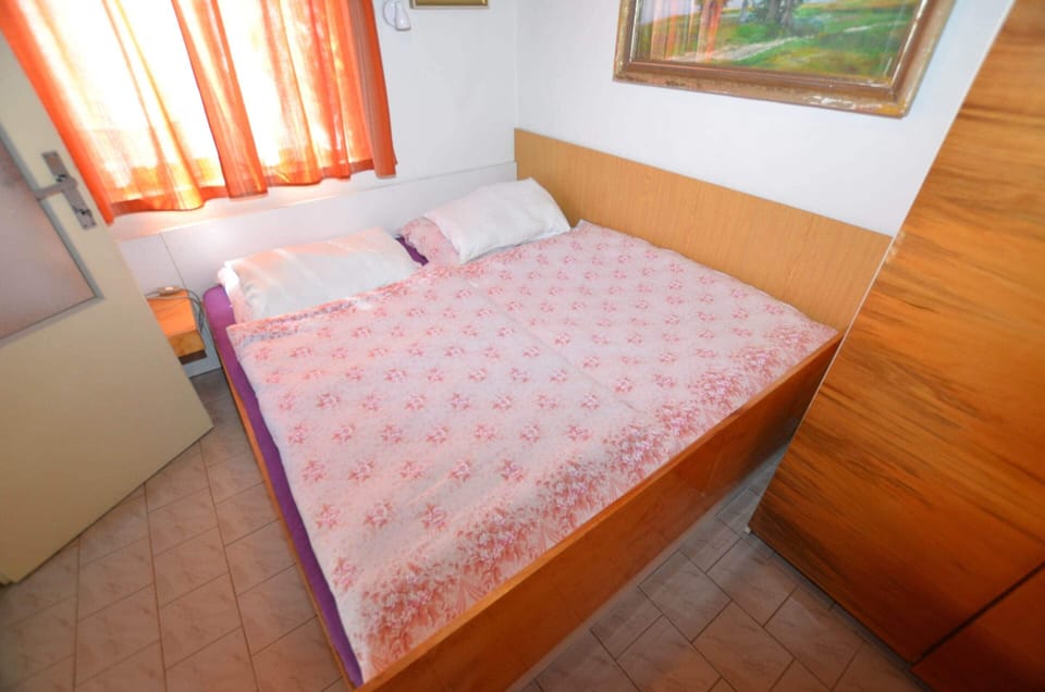 House | 2 bedrooms, individually furnished