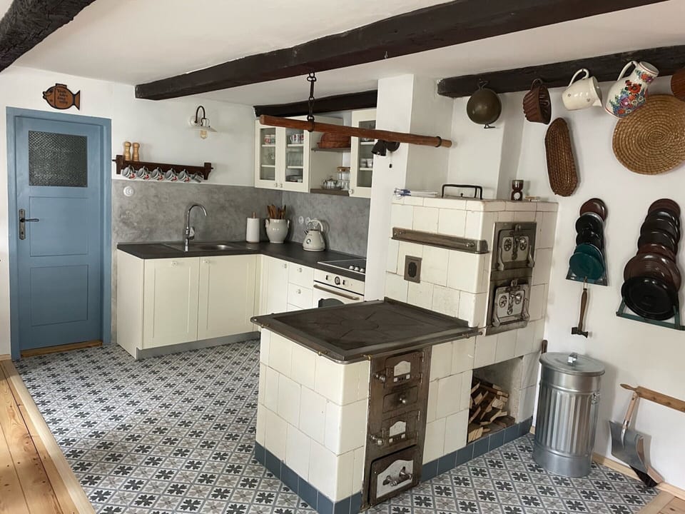 House | Private kitchen | Stovetop, coffee/tea maker, highchair