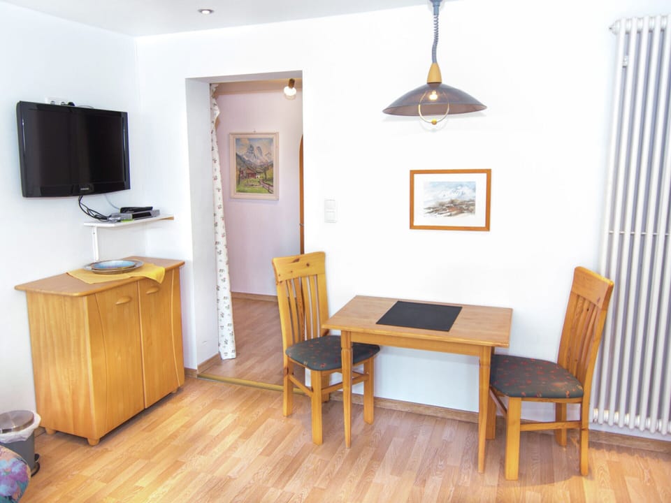 Apartment | Dining