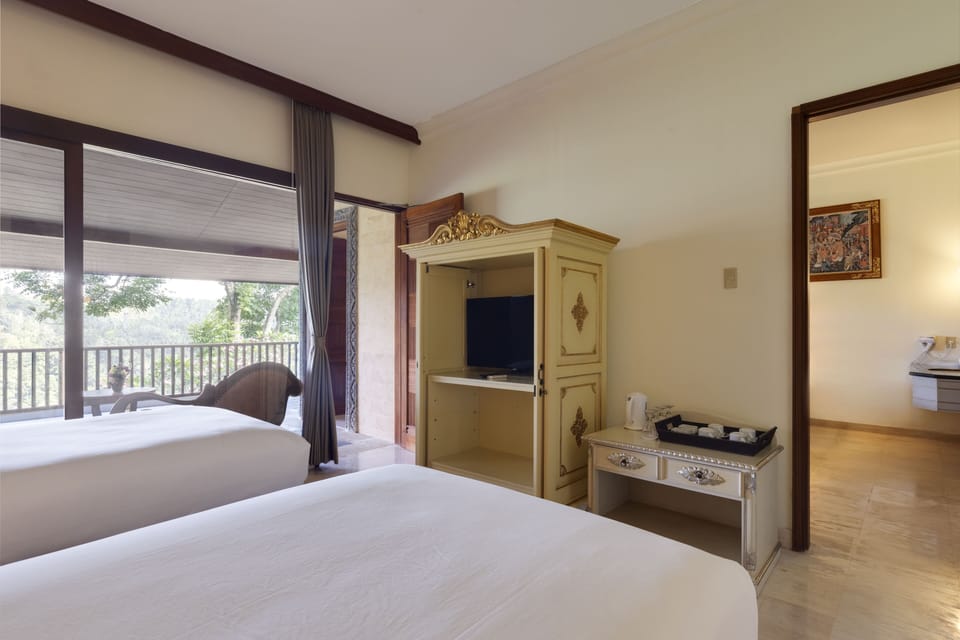 Family Room, Connecting Rooms | Premium bedding, in-room safe, desk, blackout drapes