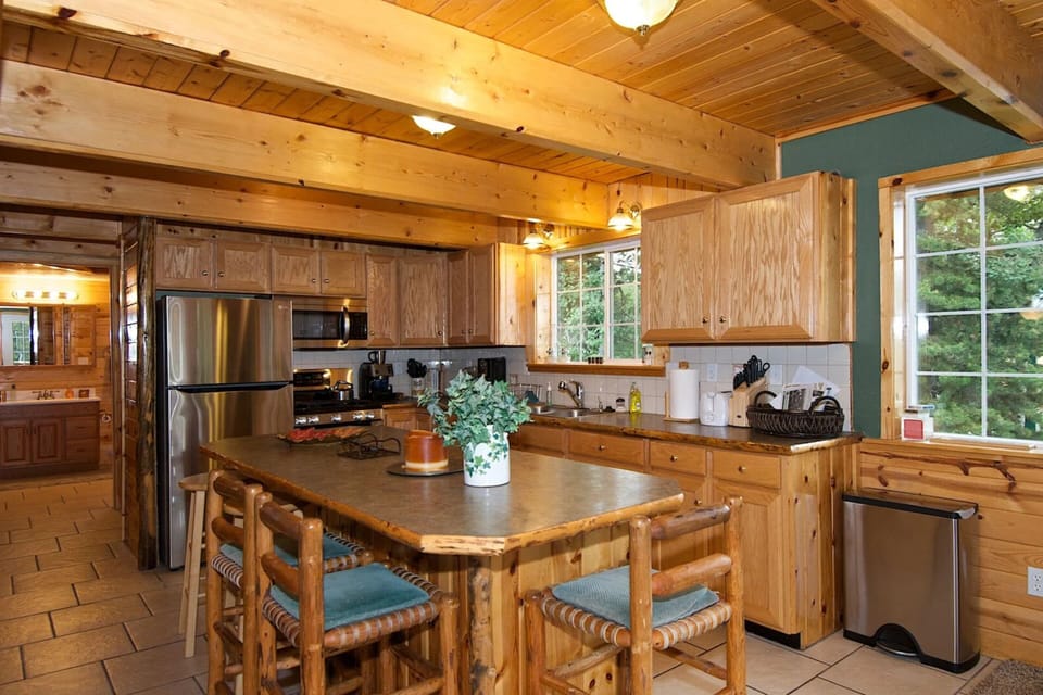 Villa (3 Bedrooms) | Dining room
