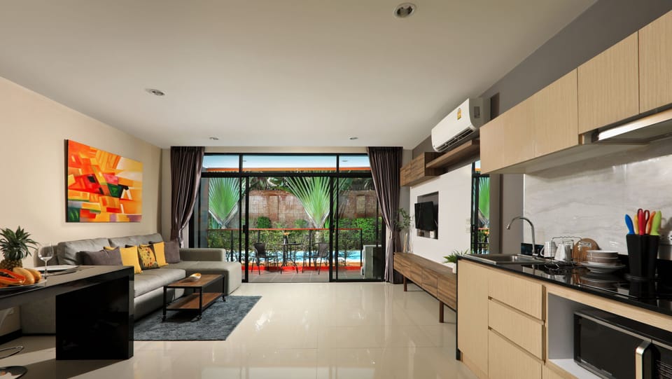 Full-size fridge, microwave, stovetop, electric kettle
