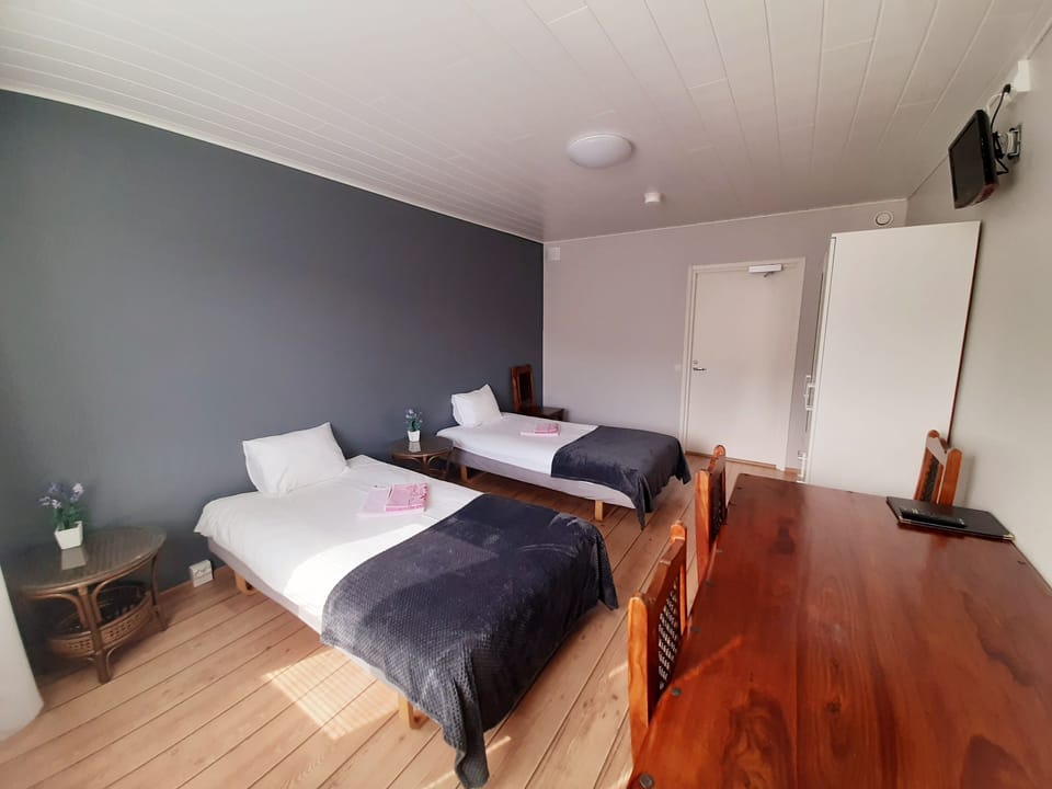 Twin Room, Shared Bathroom | Hypo-allergenic bedding, desk, soundproofing, iron/ironing board