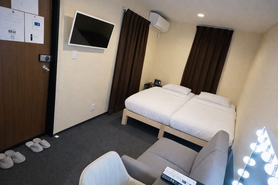 Standard Double Room (201)
