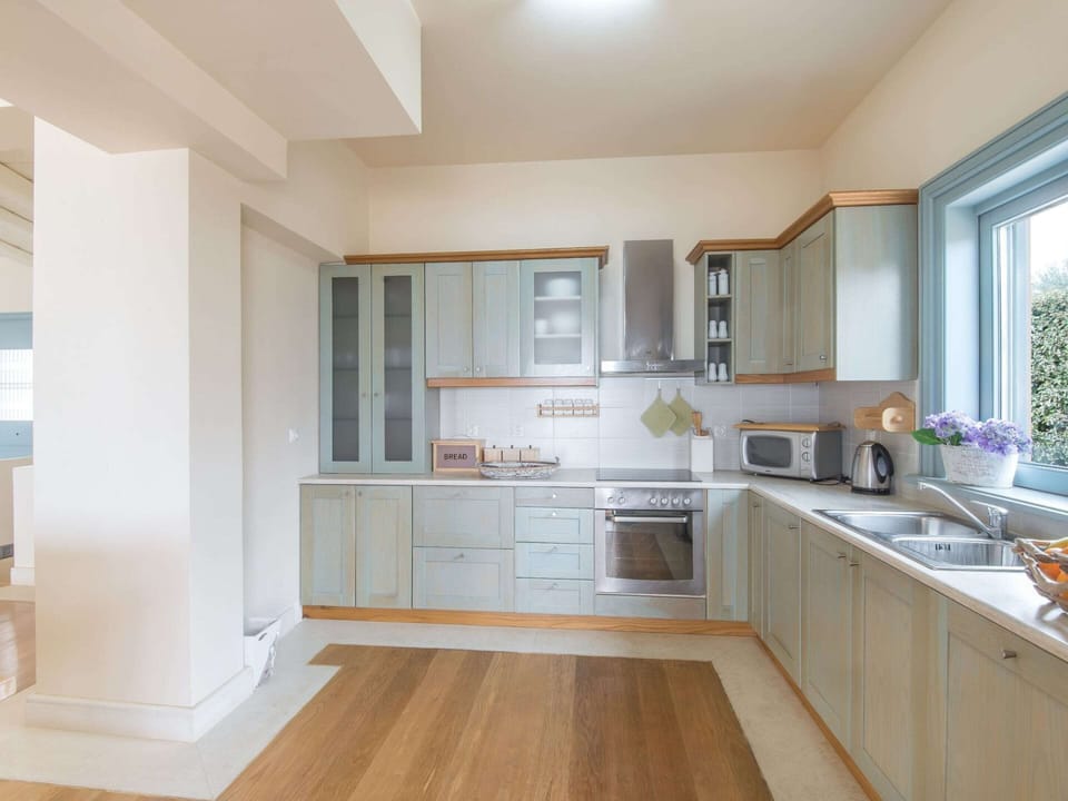 Villa | Private kitchen | Highchair, cookware/dishes/utensils