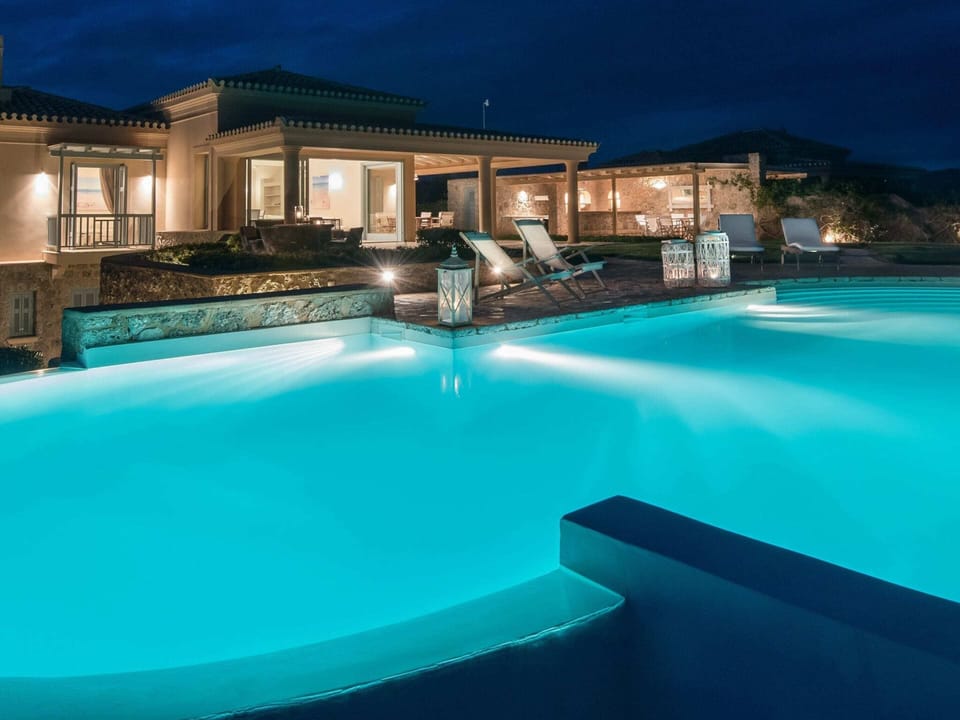 Villa | Pool | Indoor pool, outdoor pool