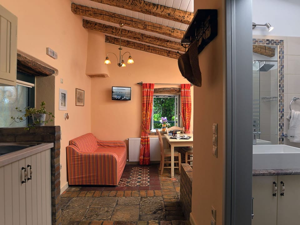 Apartment | Dining