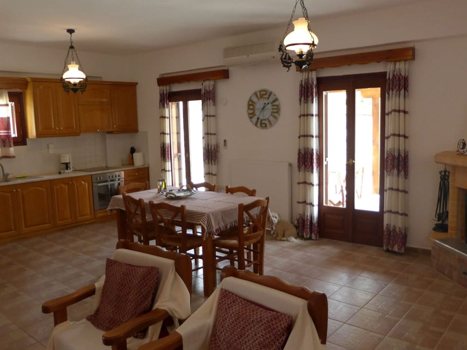 Villa | Dining