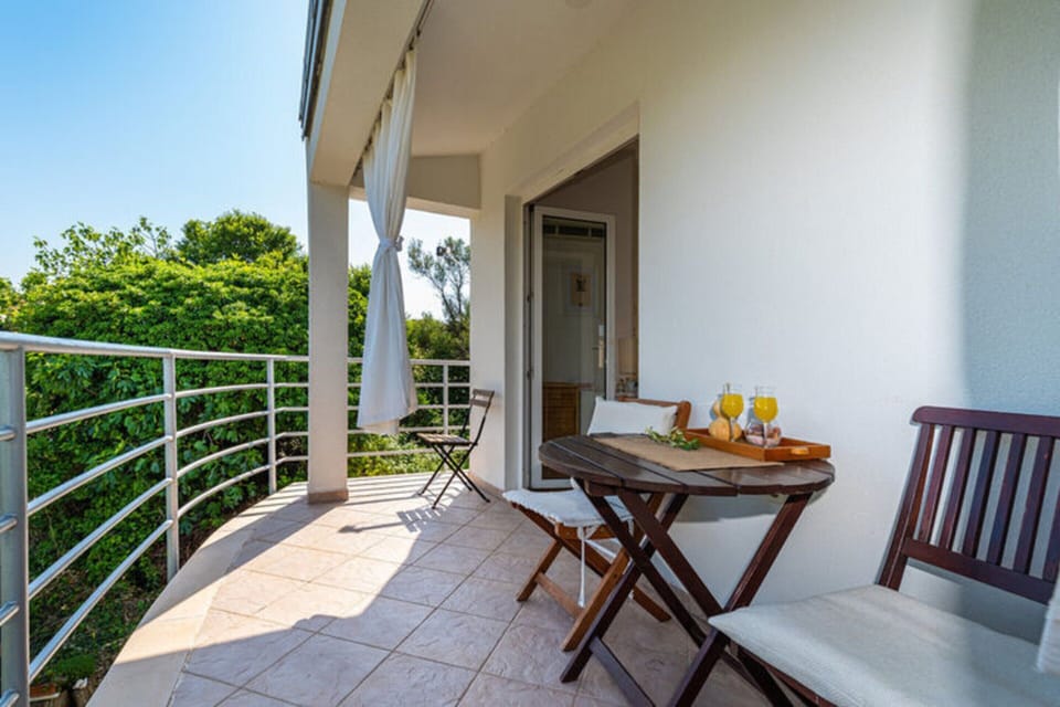 House | Dining