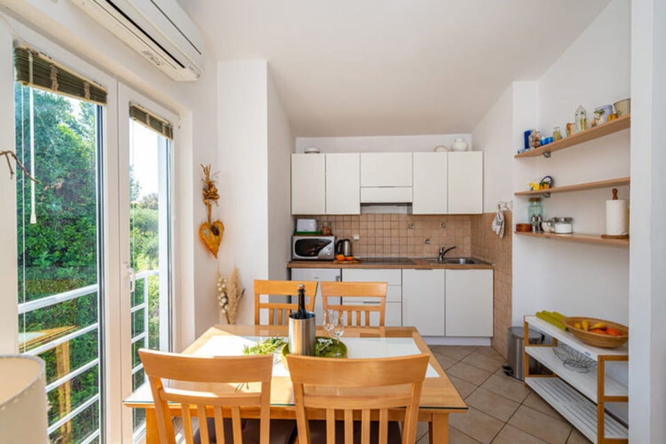 House | Private kitchen | Cookware/dishes/utensils