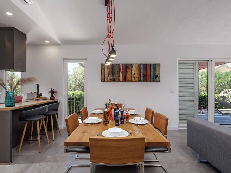 Villa | Dining