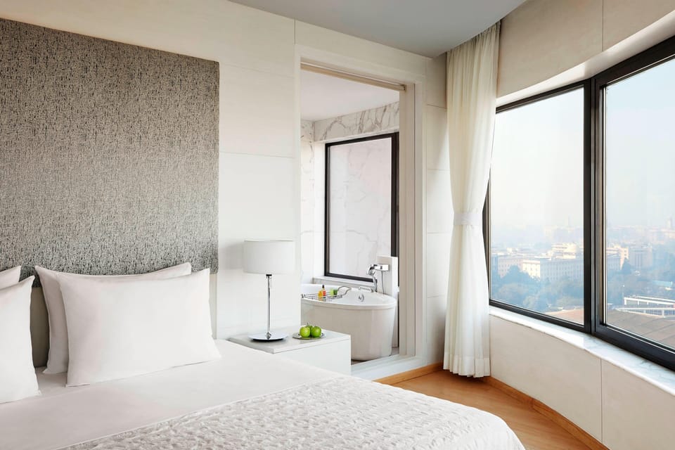 Executive Suite, 1 Bedroom | 1 bedroom, premium bedding, minibar, in-room safe