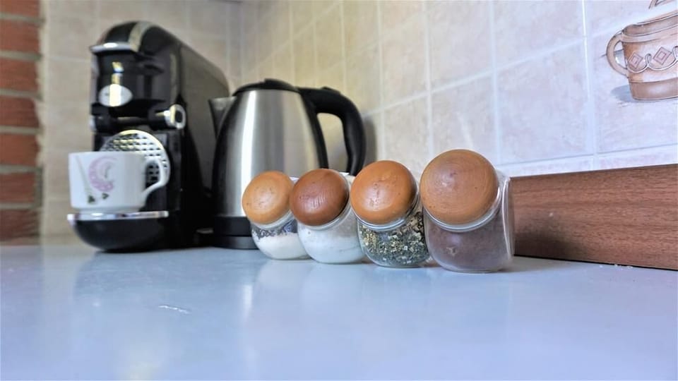 House, 2 Bedrooms | Coffee and/or coffee maker
