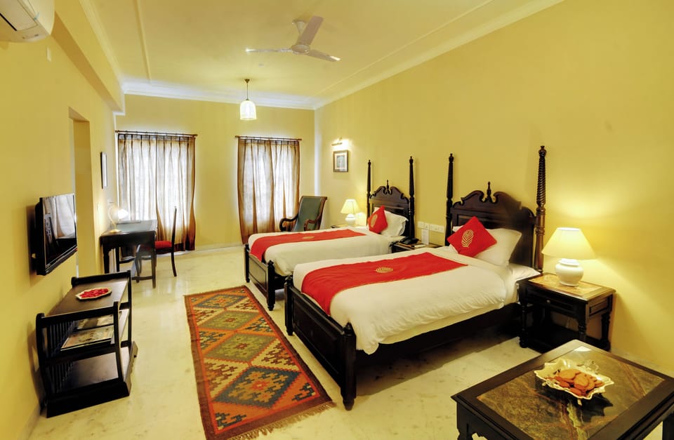 In-room safe, desk, cribs (surcharge), bed sheets